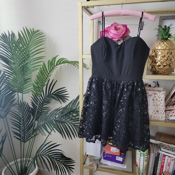 Bebe Black Sequin Two Piece Spaghetti Strap Christmas Dress Womens Size S/P - Picture 5 of 14